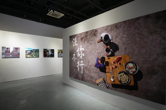 “妆典生命”项目评估报告发布会通过数据分析和影像资料相结合的创新形式，展现了“妆典生命”两癌防治公益项目全程关护的社会绩效