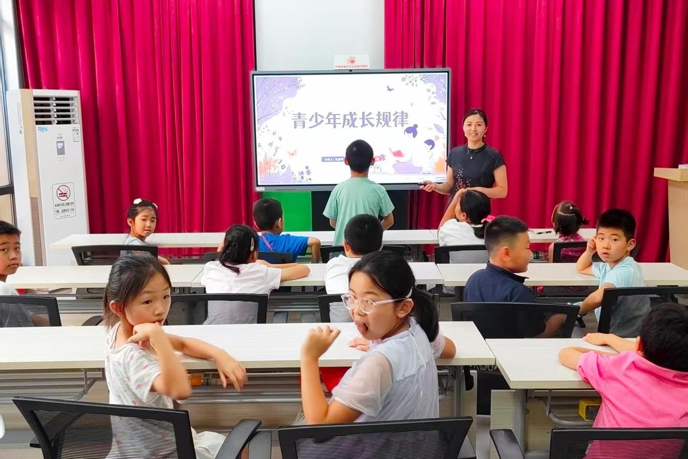 欧典社区 | “解码成长奥秘，智造星际梦想”---家庭教育及科技手工制作活动 