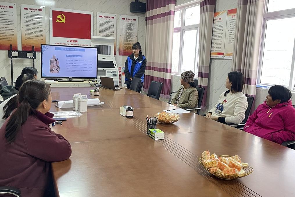 【大孟庄镇社工站】大孟庄镇杨店村：“家风与亲子沟通——构建和谐家庭的基石”家庭和谐专题讲座