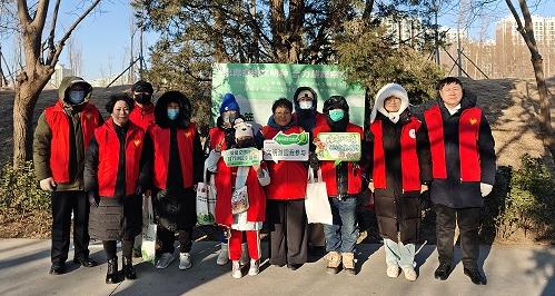 志愿撒播文明种合力耕耘幸福园——九棵树街道公园文明宣传，绘就副中心文明新篇
