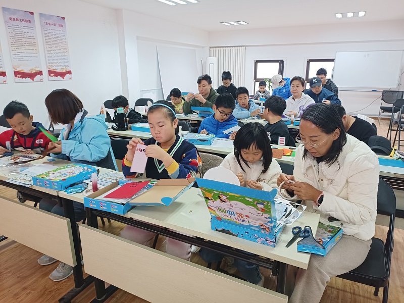 副中心有我·感受节气之美 传承传统文化——东里社区“二十四节气”亲子手工制作活动 副中心有我·感受节气之美 传承传统文化——东里社区“二十四节气”亲子手工制作活动