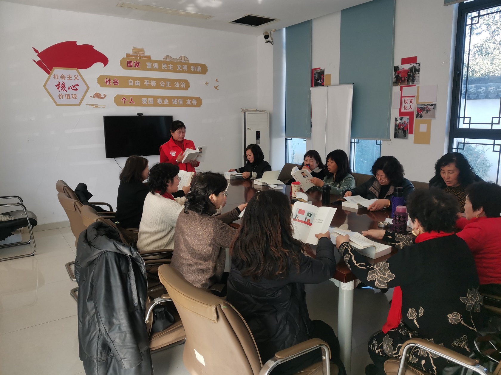 “读好书,品书香”全民阅读茶话会活动 “读好书,品书香”全民阅读茶话会活动