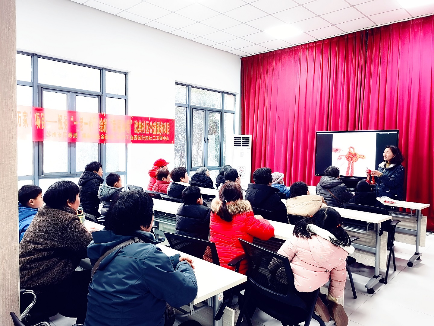 欧典社区 | “巧手匠心 温暖夕阳”老人手工活动(二) ---万字节手工制作 欧典社区 | “巧手匠心 温暖夕阳”老人手工活动(二) ---万字节手工制作
