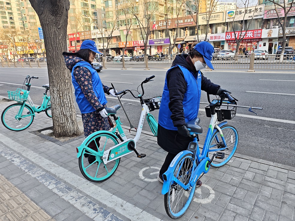 “管好门前“责任田”,文明整洁迎新年 ”——九棵树街道小巷管家助力门前三包志愿服务活动 “管好门前“责任田”,文明整洁迎新年 ”——九棵树街道小巷管家助力门前三包志愿服务活动