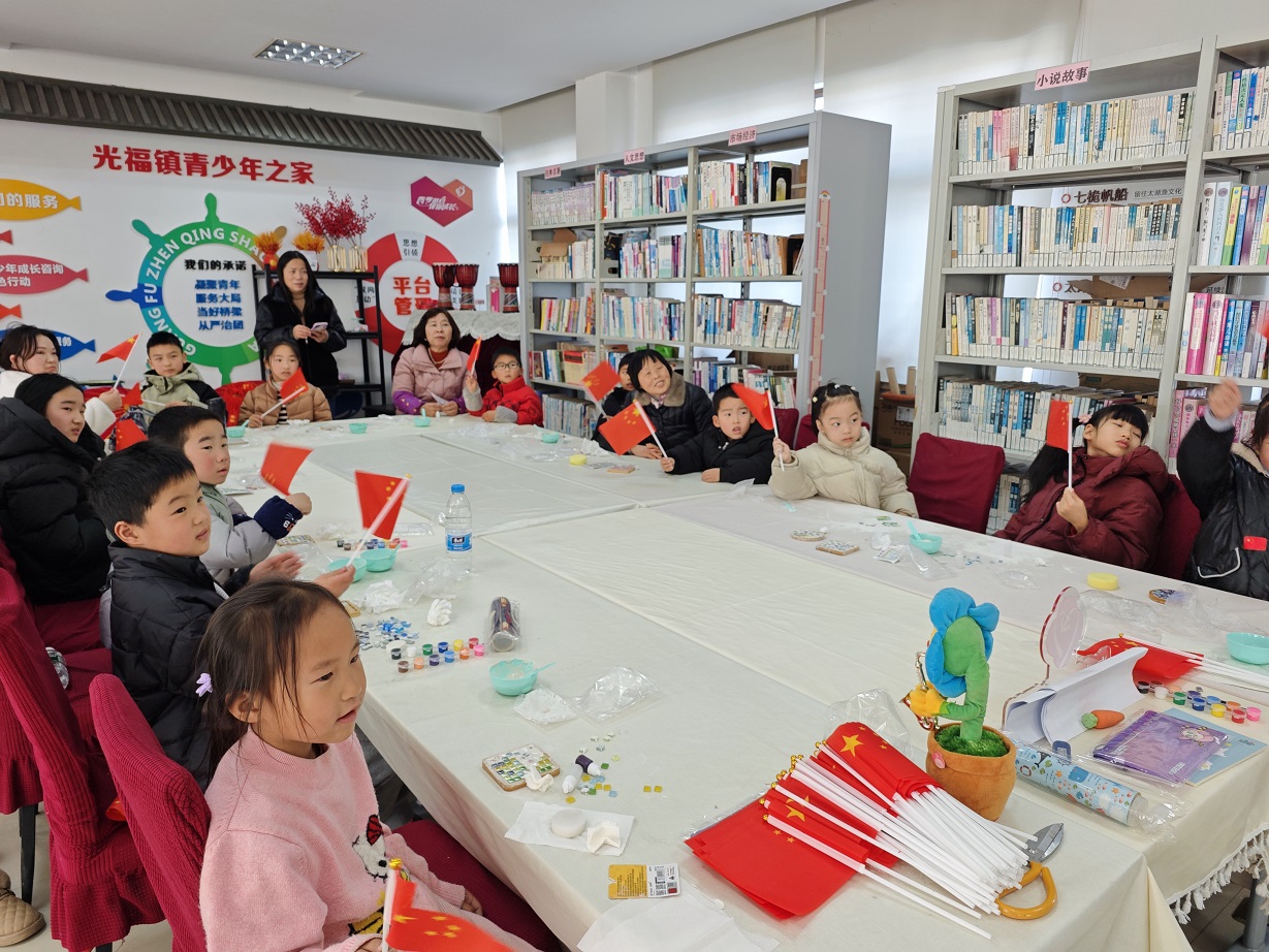 太湖渔港村新时代文明实践站开展“元宵灯火中的抗战记忆”阅读活动 太湖渔港村新时代文明实践站开展“元宵灯火中的抗战记忆”阅读活动