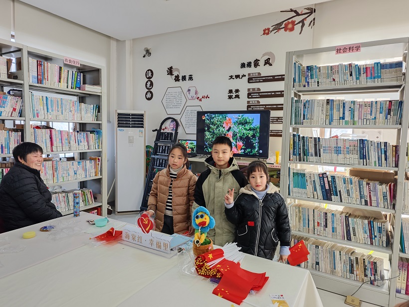 太湖渔港村新时代文明实践站开展“元宵灯火中的抗战记忆”阅读活动 太湖渔港村新时代文明实践站开展“元宵灯火中的抗战记忆”阅读活动