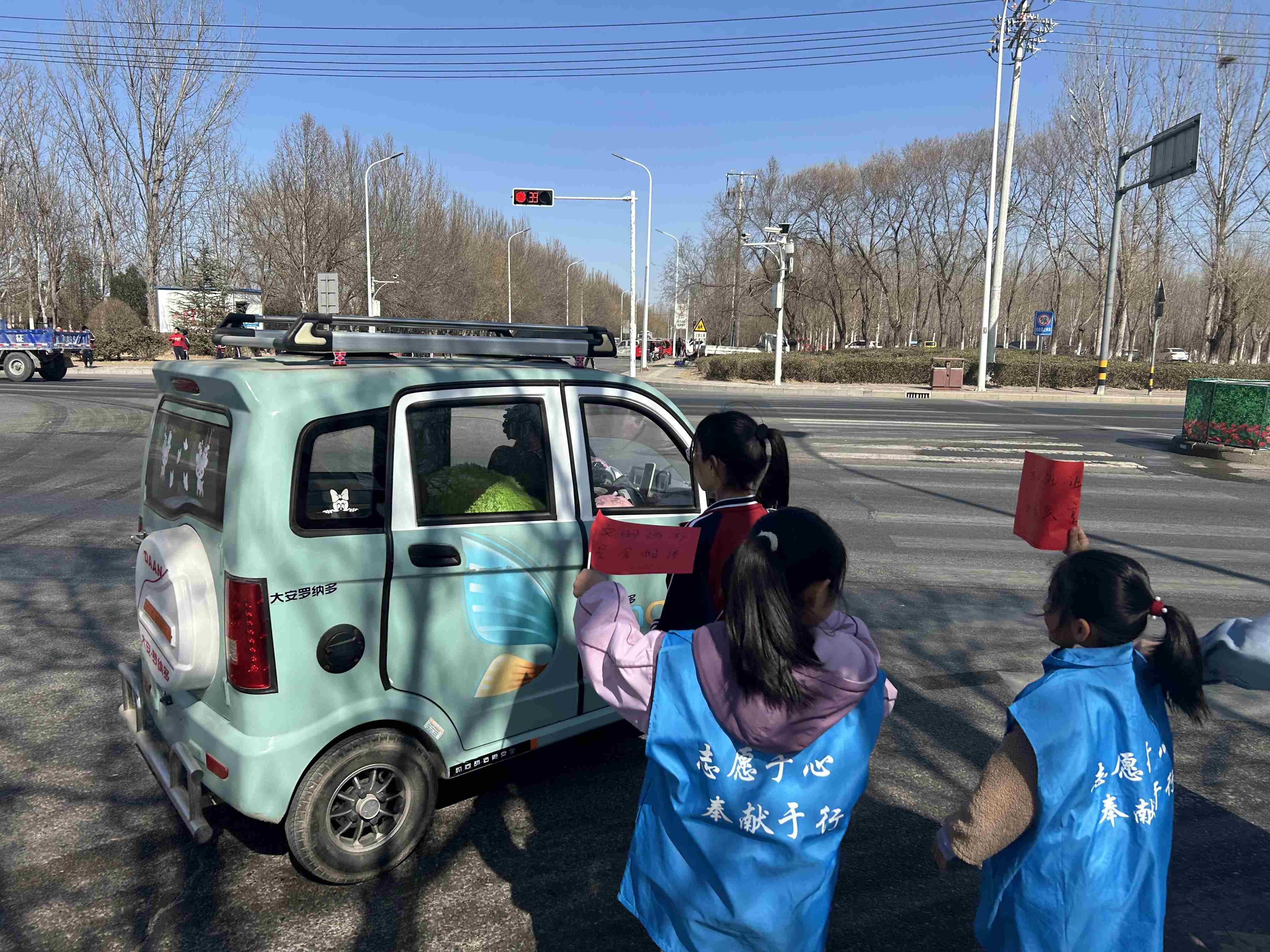【大王古庄镇四助服务】“小小志愿,大大精彩”——困境儿童化身“小雷锋”传递温暖 【大王古庄镇四助服务】“小小志愿,大大精彩”——困境儿童化身“小雷锋”传递温暖