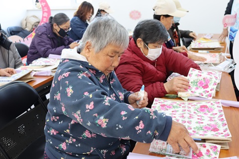 副中心有我|惊爆!妇女节白将军社区手工包大变身,秒变艺术殿堂 副中心有我|惊爆!妇女节白将军社区手工包大变身,秒变艺术殿堂