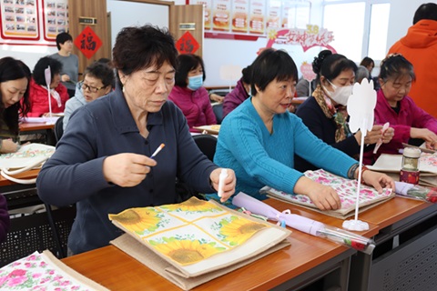副中心有我|惊爆!妇女节白将军社区手工包大变身,秒变艺术殿堂 副中心有我|惊爆!妇女节白将军社区手工包大变身,秒变艺术殿堂