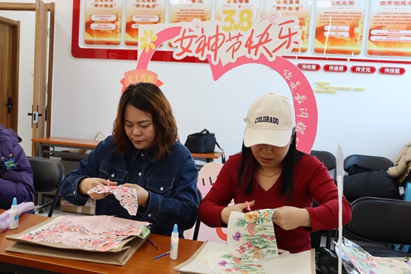 副中心有我|惊爆!妇女节白将军社区手工包大变身,秒变艺术殿堂 副中心有我|惊爆!妇女节白将军社区手工包大变身,秒变艺术殿堂