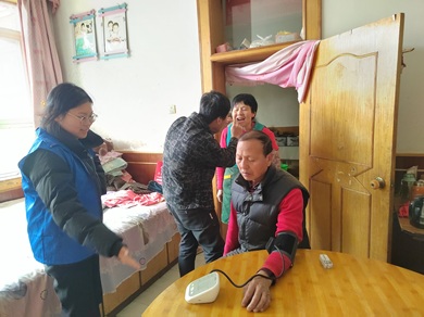 【大孟庄镇四助服务】共建共享“服务圈”霍屯村雷锋月医疗志愿服务活动 【大孟庄镇四助服务】共建共享“服务圈”霍屯村雷锋月医疗志愿服务活动