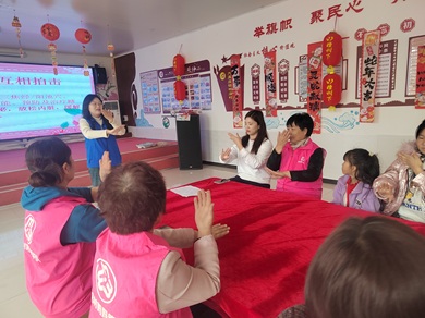 【大孟庄镇四助服务】老年关爱“成长圈”:杨店村“关爱女性健康,妇女节手工欢乐会”活动 【大孟庄镇四助服务】老年关爱“成长圈”:杨店村“关爱女性健康,妇女节手工欢乐会”活动