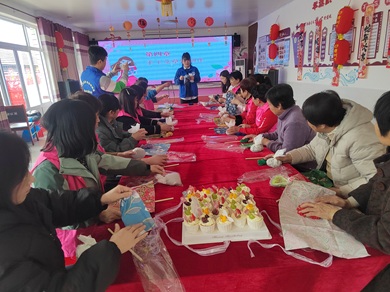 【大孟庄镇四助服务】老年关爱“成长圈”:杨店村“关爱女性健康,妇女节手工欢乐会”活动 【大孟庄镇四助服务】老年关爱“成长圈”:杨店村“关爱女性健康,妇女节手工欢乐会”活动