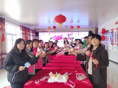 【大孟庄镇四助服务】老年关爱“成长圈”:杨店村“关爱女性健康,妇女节手工欢乐会”活动 【大孟庄镇四助服务】老年关爱“成长圈”:杨店村“关爱女性健康,妇女节手工欢乐会”活动