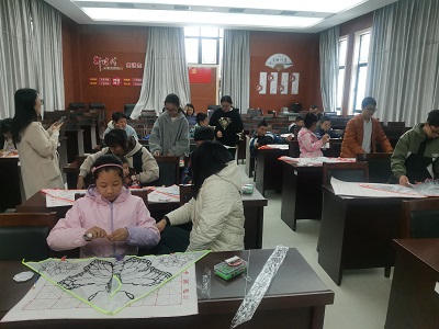 邓尉村举办清明节“筝”奇斗艳,约“绘”春天活动 邓尉村举办清明节“筝”奇斗艳,约“绘”春天活动