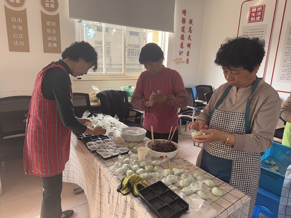 “巧制青团话传统,传承民俗忆清明”冲山村新时代文明实践站开展手工制作青团活动 “巧制青团话传统,传承民俗忆清明”冲山村新时代文明实践站开展手工制作青团活动