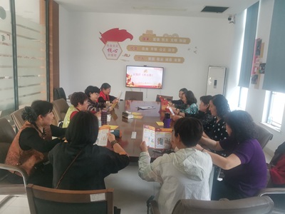 邓尉村开展以“书香润泽心田,阅读典亮人生”为主题的读书分享活动 邓尉村开展以“书香润泽心田,阅读典亮人生”为主题的读书分享活动