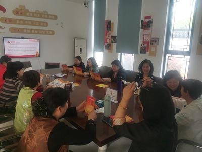 邓尉村开展以“书香润泽心田,阅读典亮人生”为主题的读书分享活动 邓尉村开展以“书香润泽心田,阅读典亮人生”为主题的读书分享活动