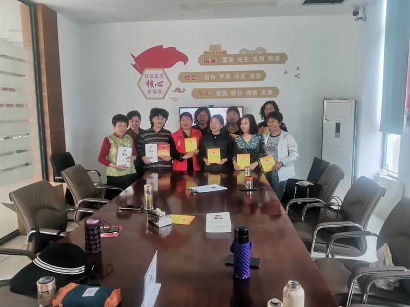 邓尉村开展以“书香润泽心田,阅读典亮人生”为主题的读书分享活动 邓尉村开展以“书香润泽心田,阅读典亮人生”为主题的读书分享活动