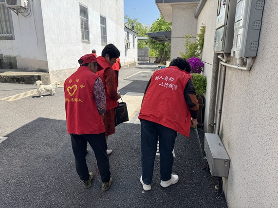 绿盾巡守 ， 防火清源——梅园社区常态化“户外监察”活动