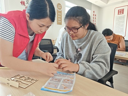 冲山村新时代文明实践站开展“磁力跷跷板,乐享科学梦”的活动 冲山村新时代文明实践站开展“磁力跷跷板,乐享科学梦”的活动