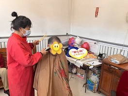 【大王古庄镇四助服务】“为夕不晚，志愿出彩”——利尚屯村便民市集：银龄志愿者闪耀，多元服务暖人心