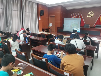 书香满屋 , 爱意浓浓——邓尉村农家书屋组织开展母亲节读书主题活动 书香满屋 , 爱意浓浓——邓尉村农家书屋组织开展母亲节读书主题活动