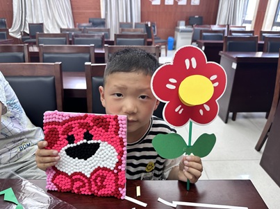 书香满屋 , 爱意浓浓——邓尉村农家书屋组织开展母亲节读书主题活动 书香满屋 , 爱意浓浓——邓尉村农家书屋组织开展母亲节读书主题活动