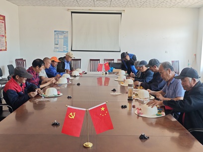 【大孟庄镇四助服务】老年关爱“成长圈”“最美劳动者·花艺草帽秀”寺各庄村花艺兴趣活动 【大孟庄镇四助服务】老年关爱“成长圈”“最美劳动者·花艺草帽秀”寺各庄村花艺兴趣活动
