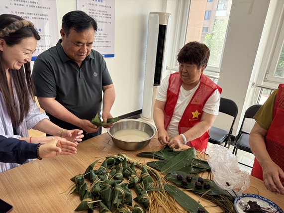 【大王古庄镇社工站】泰丰家园社区“粽香四溢 端午情长”端午节主题志愿活动