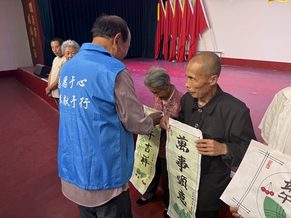 【大王古庄镇四助服务】“爱心‘粽’动员·温暖零距离”邻里家宴活动在大王古庄镇温情上演