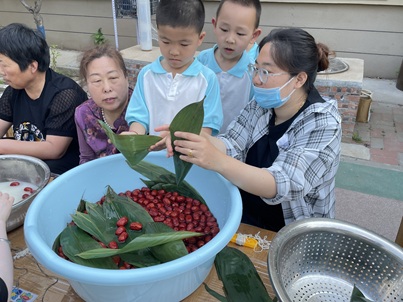 畔水庭苑社区：“童心护齿 粽情欢乐” 游园会