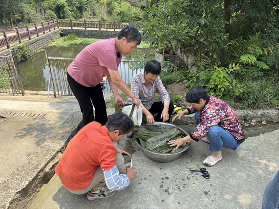 梅园社区 | 举办“弘扬端午文化 传我浓情粽香”主题活动 梅园社区 | 举办“弘扬端午文化 传我浓情粽香”主题活动