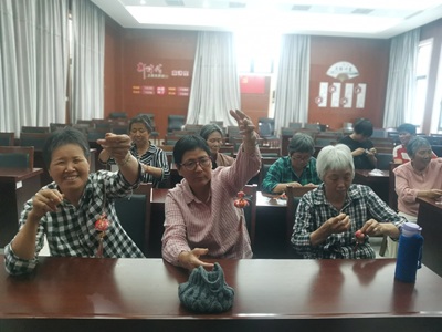 邓尉村|“浓情过端午 巧手做香囊”活动