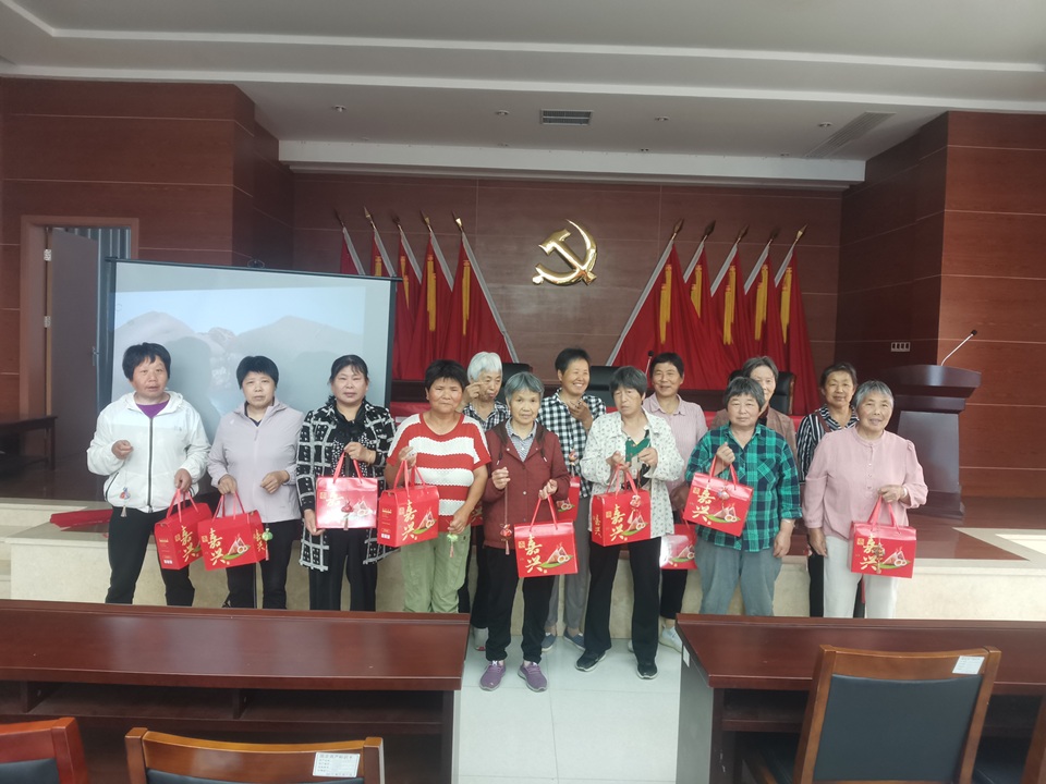 邓尉村|“浓情过端午 巧手做香囊”活动