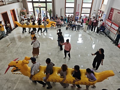 趣味迎端午 旱地赛龙舟 ——东里社区端午节主题活动成功举办 趣味迎端午 旱地赛龙舟 ——东里社区端午节主题活动成功举办
