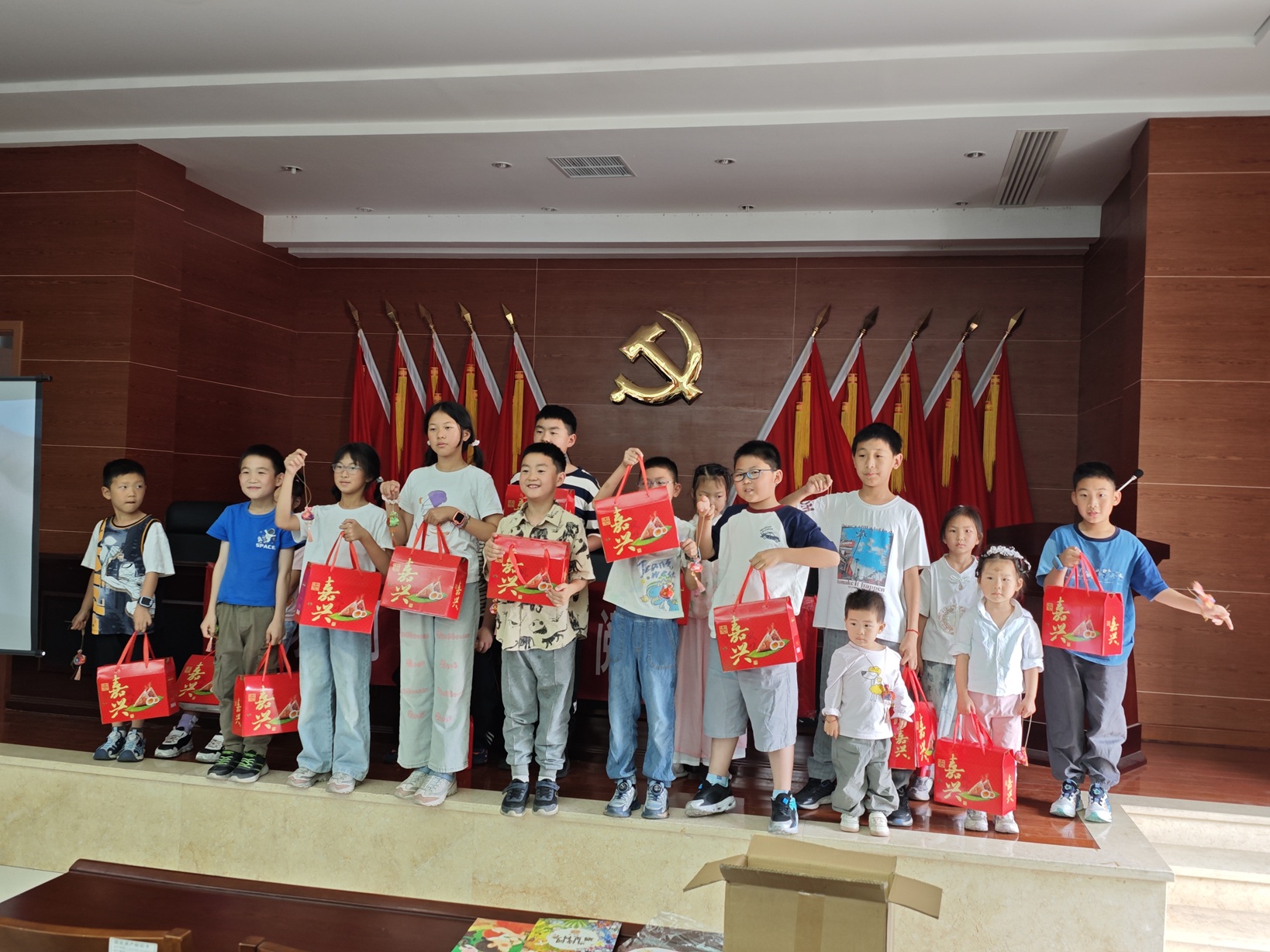 邓尉村|快乐六一 翰墨书香书法活动 邓尉村|快乐六一 翰墨书香书法活动