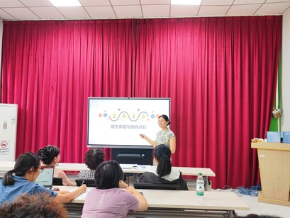 欧典社区 | “探寻原生家庭 共制蚕丝雅扇”---蚕丝扇手工制作活动 欧典社区 | “探寻原生家庭 共制蚕丝雅扇”---蚕丝扇手工制作活动