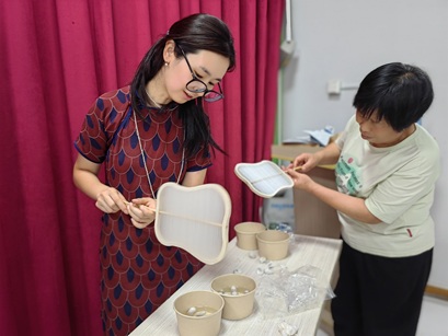 欧典社区 | “探寻原生家庭 共制蚕丝雅扇”---蚕丝扇手工制作活动 欧典社区 | “探寻原生家庭 共制蚕丝雅扇”---蚕丝扇手工制作活动
