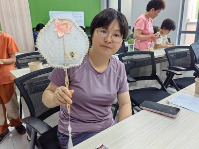欧典社区 | “探寻原生家庭 共制蚕丝雅扇”---蚕丝扇手工制作活动 欧典社区 | “探寻原生家庭 共制蚕丝雅扇”---蚕丝扇手工制作活动