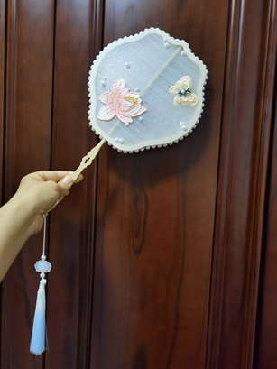 欧典社区 | “探寻原生家庭 共制蚕丝雅扇”---蚕丝扇手工制作活动 欧典社区 | “探寻原生家庭 共制蚕丝雅扇”---蚕丝扇手工制作活动