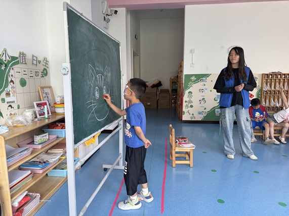 【大王古庄镇社工站】泰元道社区“小眼睛 大世界”全国爱眼日主题志愿活动