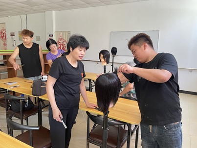 【南蔡村镇社工站】“剪一缕关爱，暖一方夕阳”——义剪志愿服务队技能培训开班啦