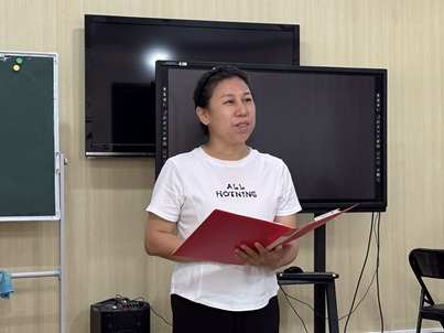 西上园社区“红心诵经典”:宋叔领读,共赴书香七一之约 西上园社区“红心诵经典”:宋叔领读,共赴书香七一之约
