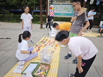 闲置焕新显温情,邻里共筑幸福家——中仓社区“爱心跳蚤市场,助力健康成长”主题活动 闲置焕新显温情,邻里共筑幸福家——中仓社区“爱心跳蚤市场,助力健康成长”主题活动