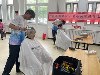 【南蔡村镇暖阳时光驿站】畔水庭苑社区：喜迎上合氛围浓  “爱心头等舱计划”送关爱