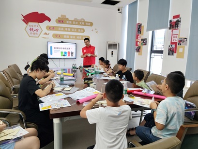 邓尉村|“科普创造 绿色生活” 制作智能垃圾桶 邓尉村|“科普创造 绿色生活” 制作智能垃圾桶