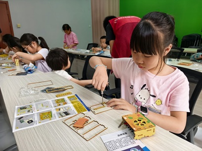 欧典社区 | “科技梦想 伴我成长”夏令营---收音机科技手工制作活动 欧典社区 | “科技梦想 伴我成长”夏令营---收音机科技手工制作活动