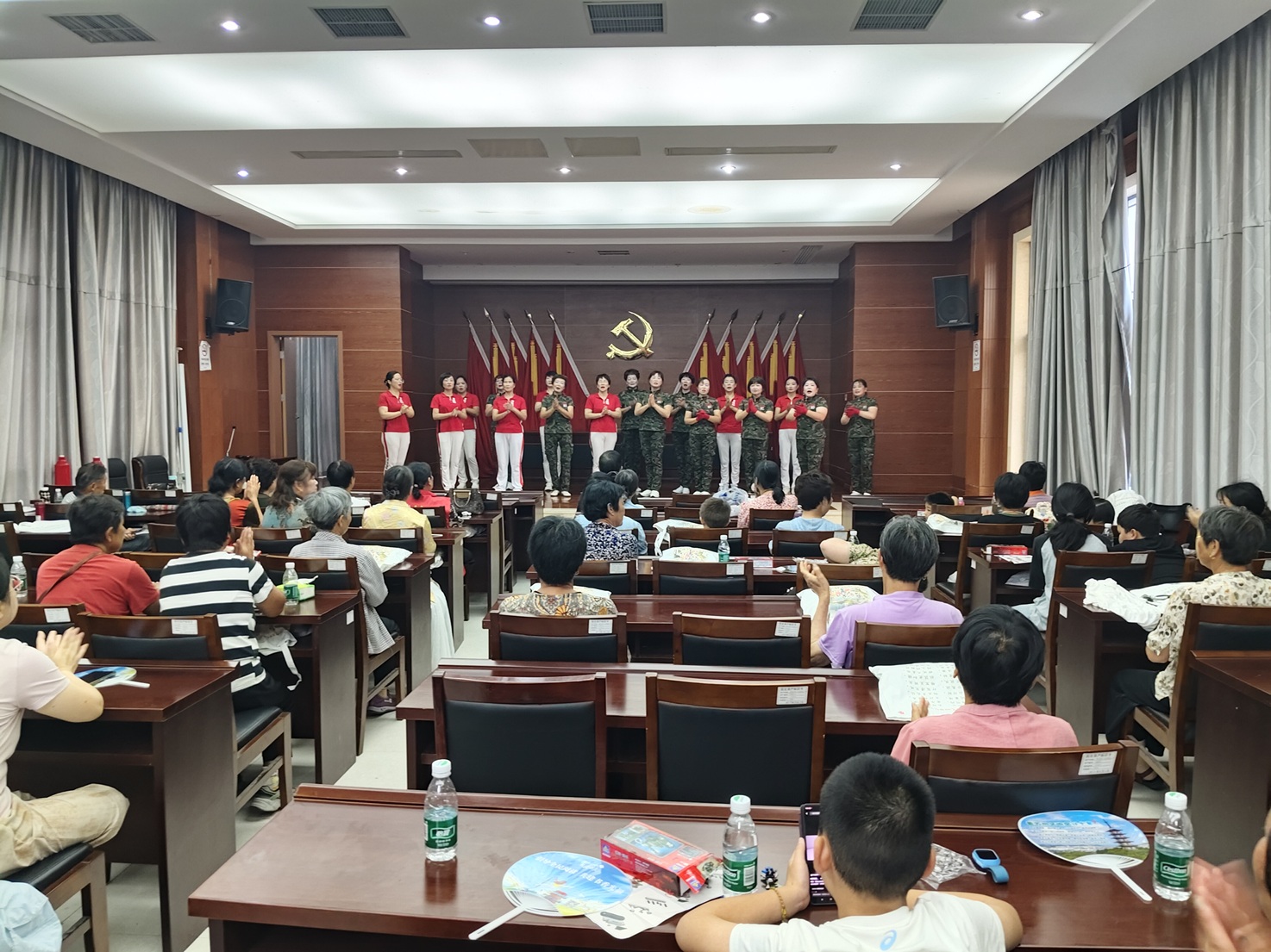 邓尉村|吴中区光福镇关工委雪海文艺 演唱队暑期进村演出 邓尉村|吴中区光福镇关工委雪海文艺 演唱队暑期进村演出