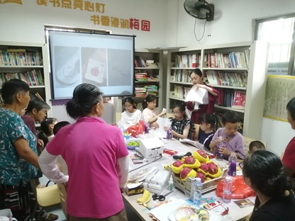 梅园社区|“魔法苏绣情绪披风”活动 梅园社区|“魔法苏绣情绪披风”活动